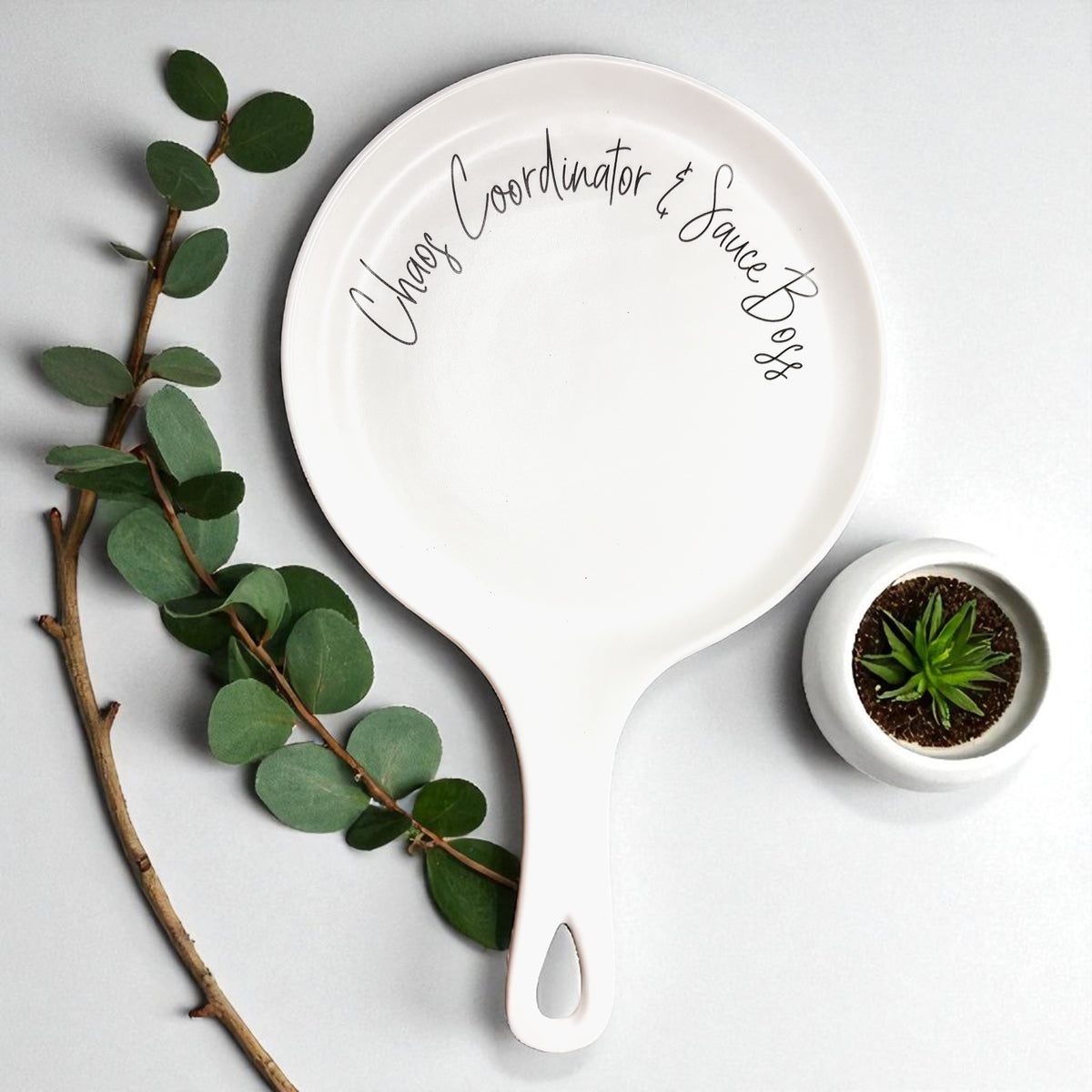 Funny ceramic spoon rest for kitchen - Chaos Coordinator & Sauce Boss quote
White and black spoon rests for kitchen gifts and decor
Handmade Ceramic Spoon rests with good quality for my boutique.
Unique gifts for my shop
Home Decor & Gift Shops USA